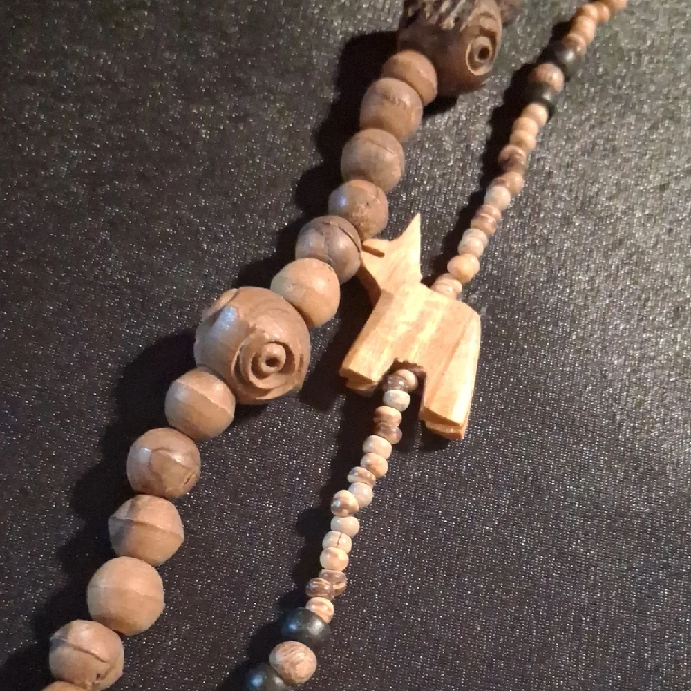 Vintage Brown Wooden Animal Necklace - Picture 7 of 11